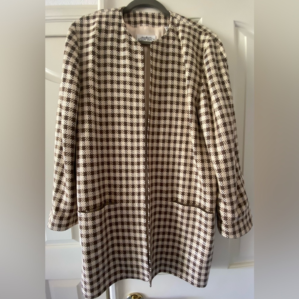Sophisticated and chic silk and wool 3/4 length jacket. Beautiful brown/beige